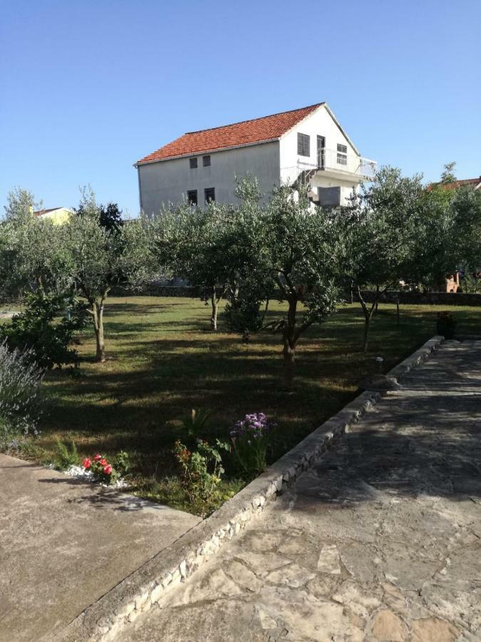 Apartments Stipanovic Biograd Na Moru Esterno foto